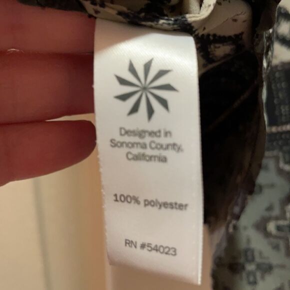 ✨Athleta Tribal Dunes Tank - Picture 6 of 7